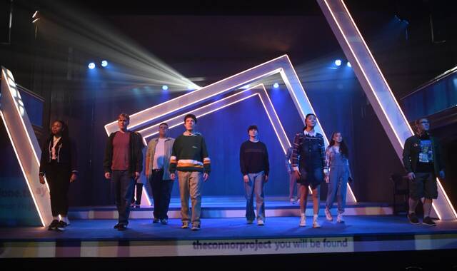 9539096_web1_ptr-dearevanhansen